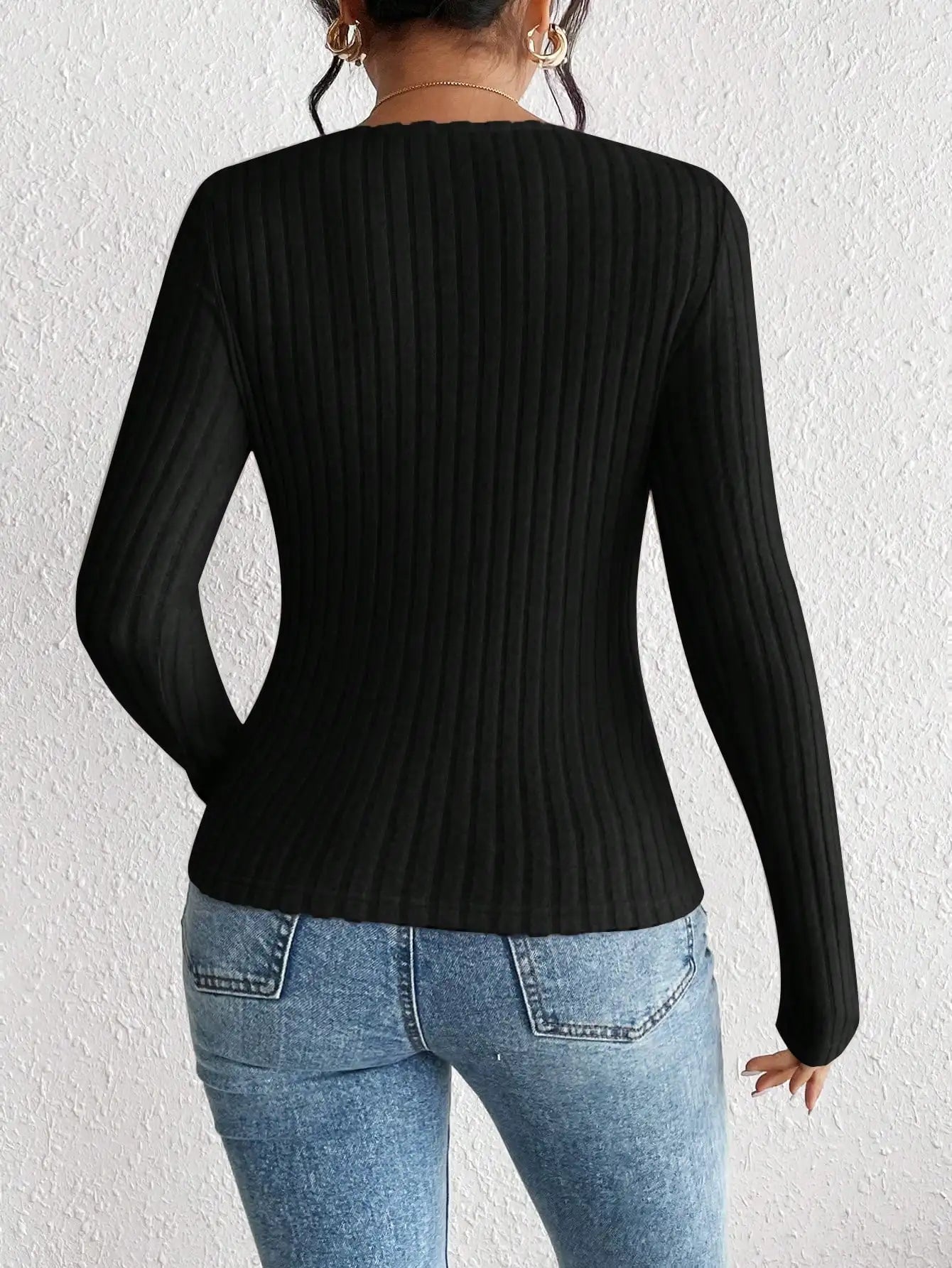 Knitted long-sleeved shirt